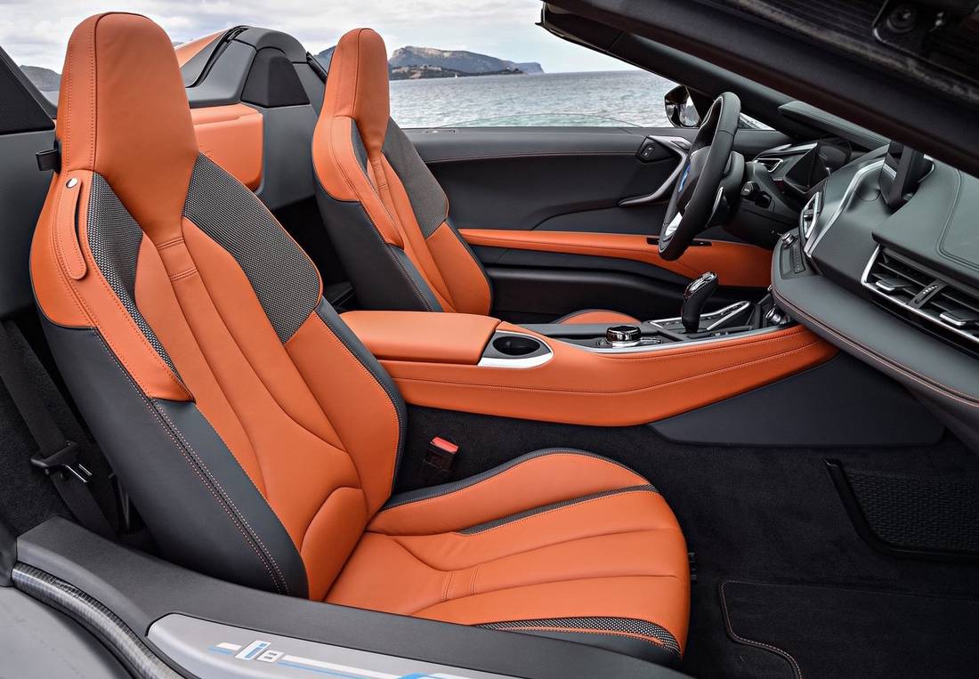 BMW-i8-seating