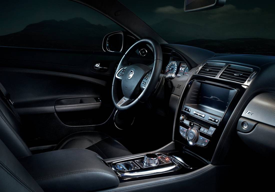 jaguar-xkr-interior