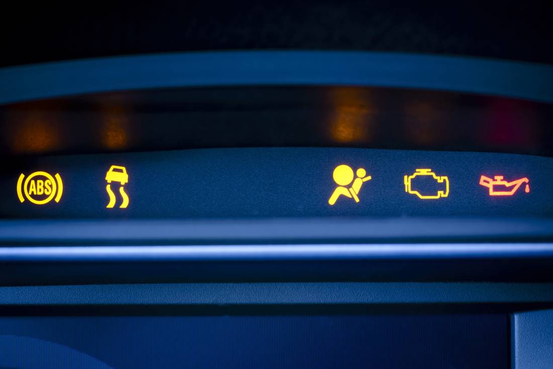 Migratie Puur woensdag Overzicht van de belangrijkste waarschuwingslampjes op het dashboard -  AutoScout24