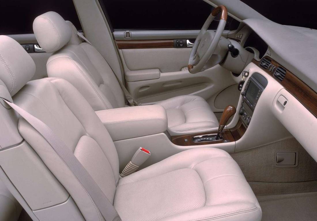 cadillac-seville-seats