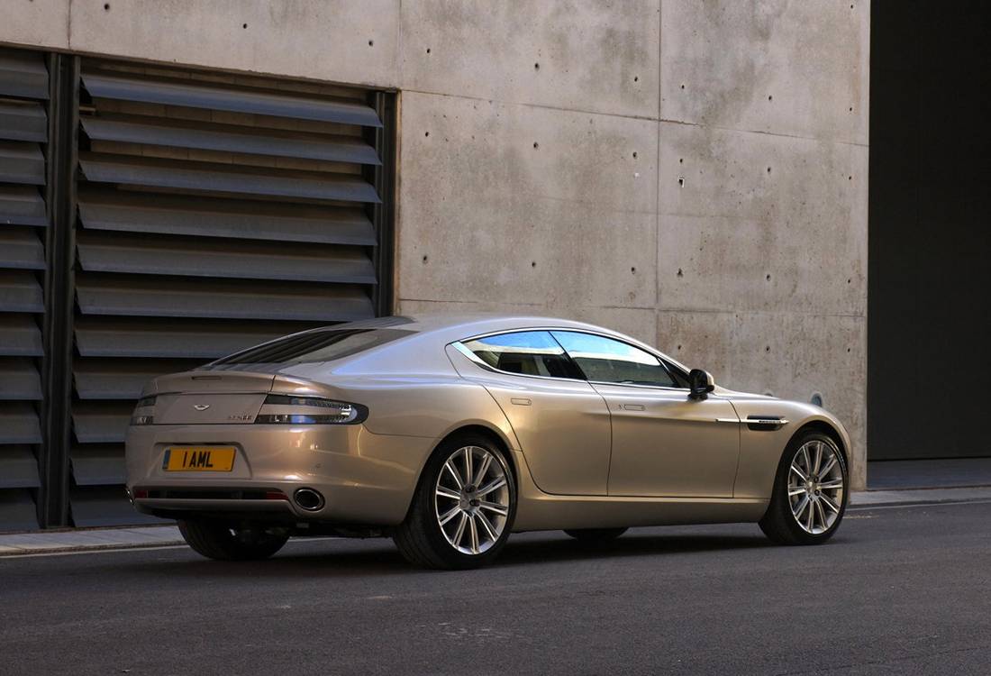 aston-martin-rapide-side