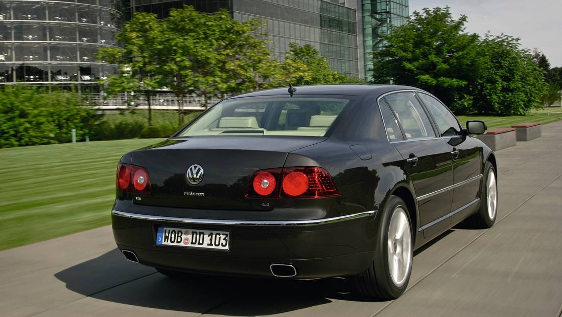 vw-phaeton-back